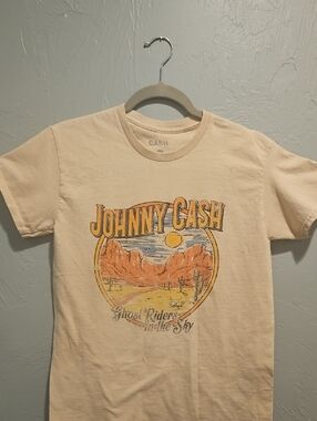 Johnny Cash Women’s Short Sleeve Graphic Tee in Cream